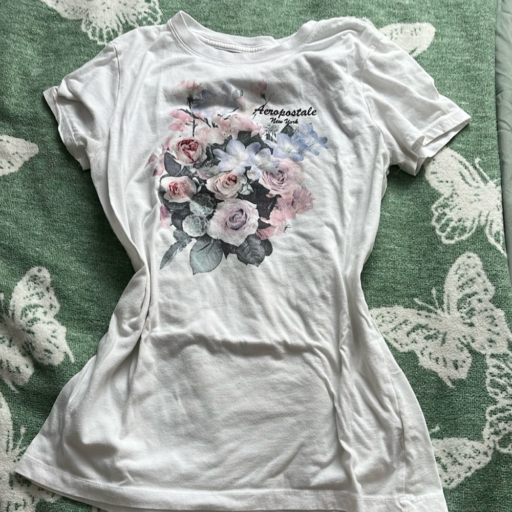 A floral white T shirt